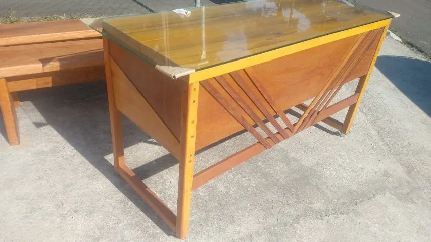 Mesa madeira de lei