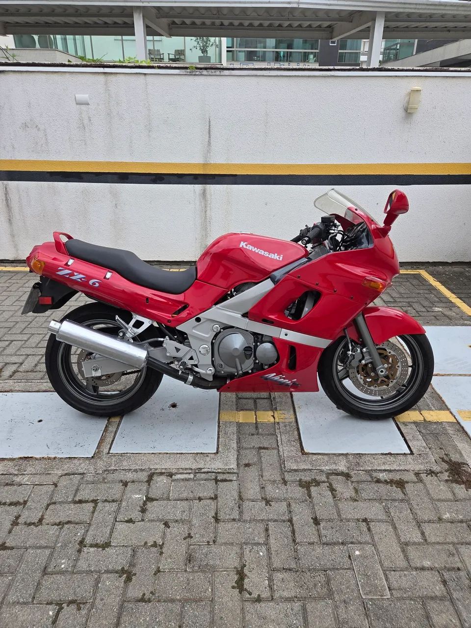 Kawasaki Zx-6 600cc 1995 - 1496477461 | OLX