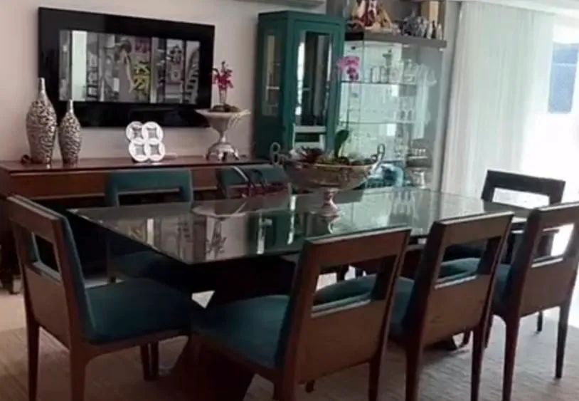 Mesa 2,30m altíssima qualidade + 8 cadeiras.  - Foto 5