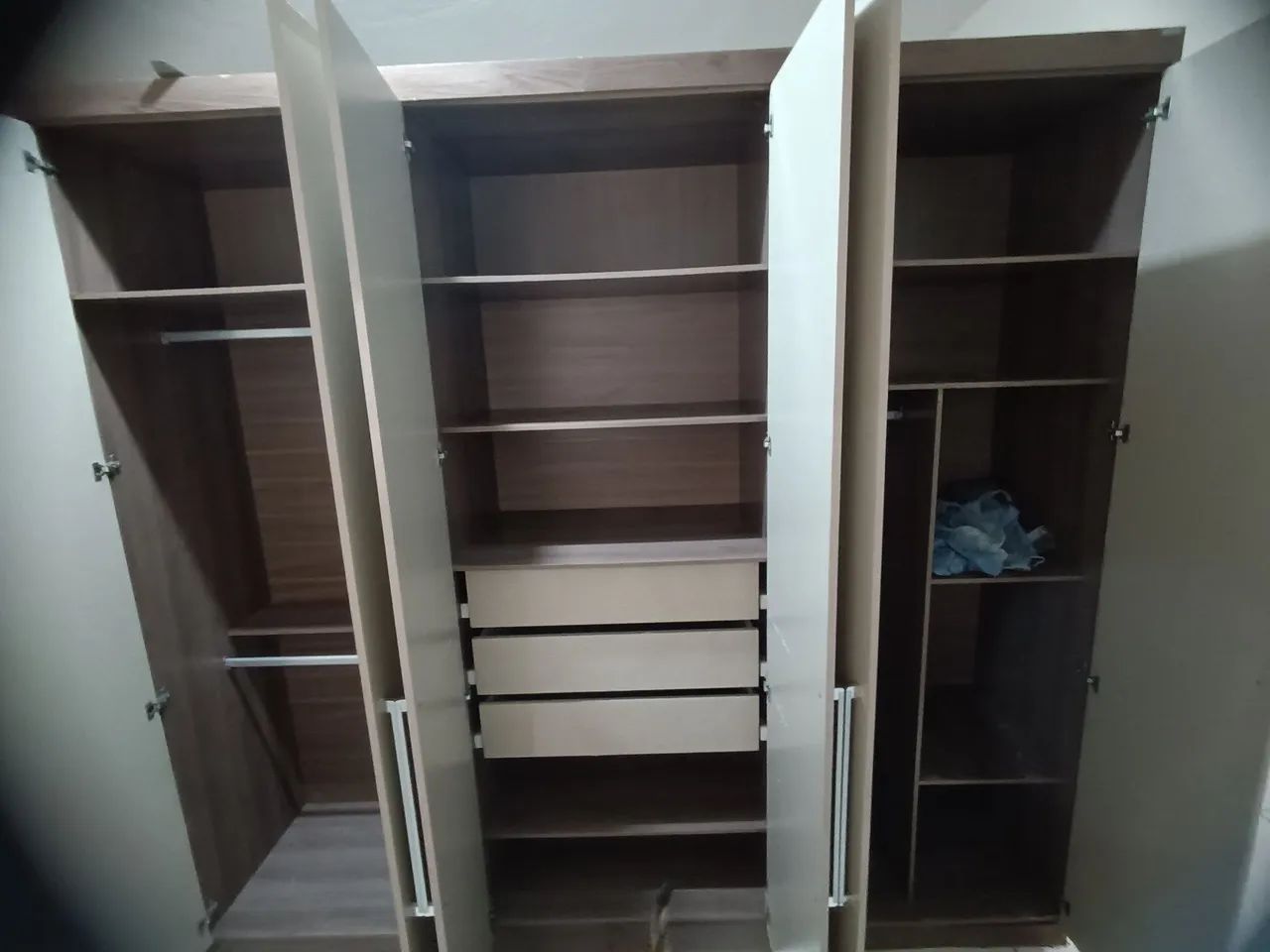 Guarda roupas casal( precisa de reforma) - Foto 2