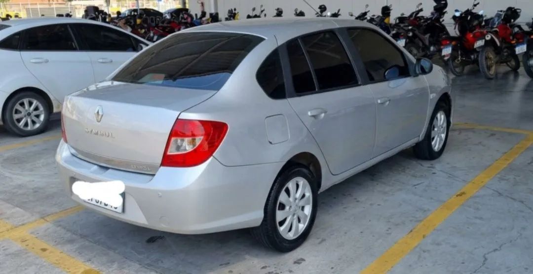 Renault Symbol PRIVILÈGE HI-FLEX 1.6 16V 4P 2013