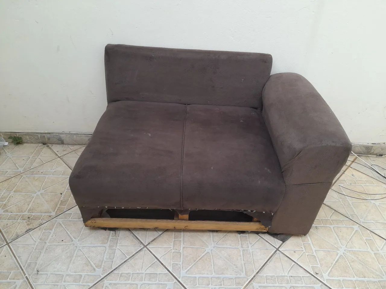 Compact and Practical Sofa422082048228085760