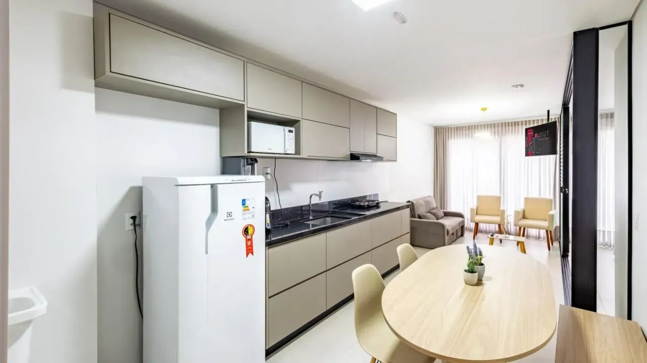 Studio para locação mobiliado no Gyro Vaca Brava com 1 suíte e sacada - Foto 2