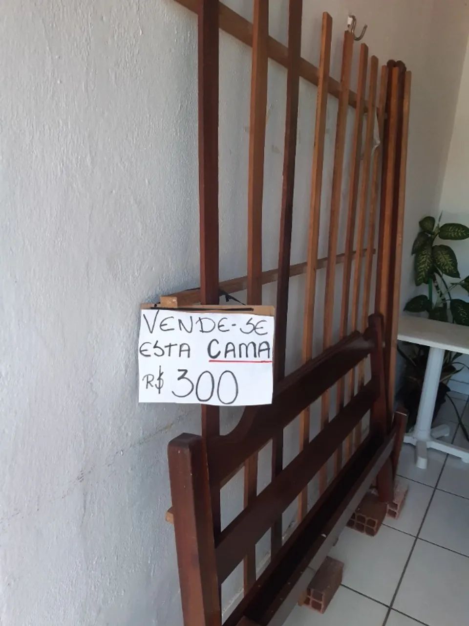 Cama de madeira casal sem colchão. - Foto 4