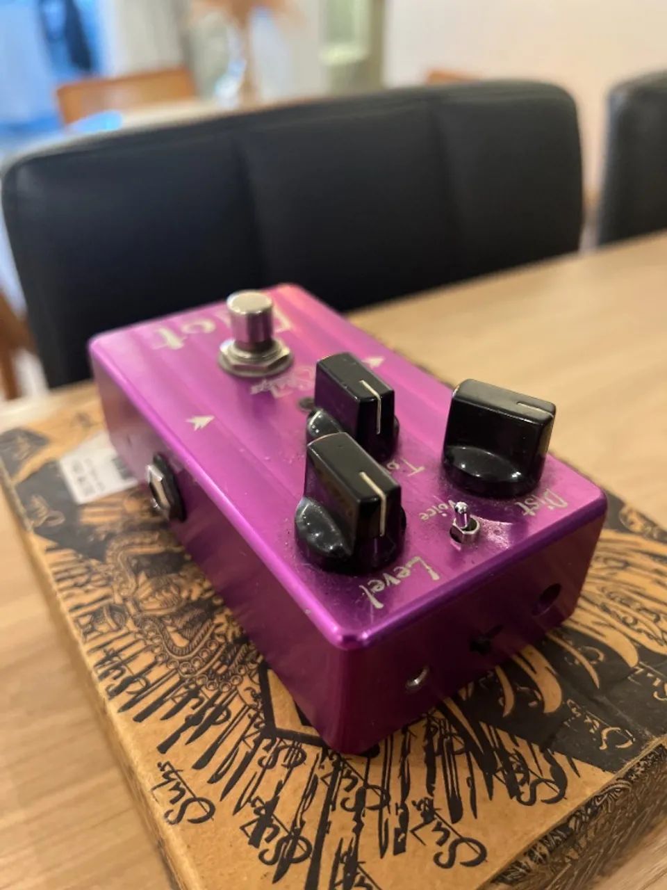 Pedal Suhr Riot Distortion | Na Caixa - Instrumentos musicais - Do