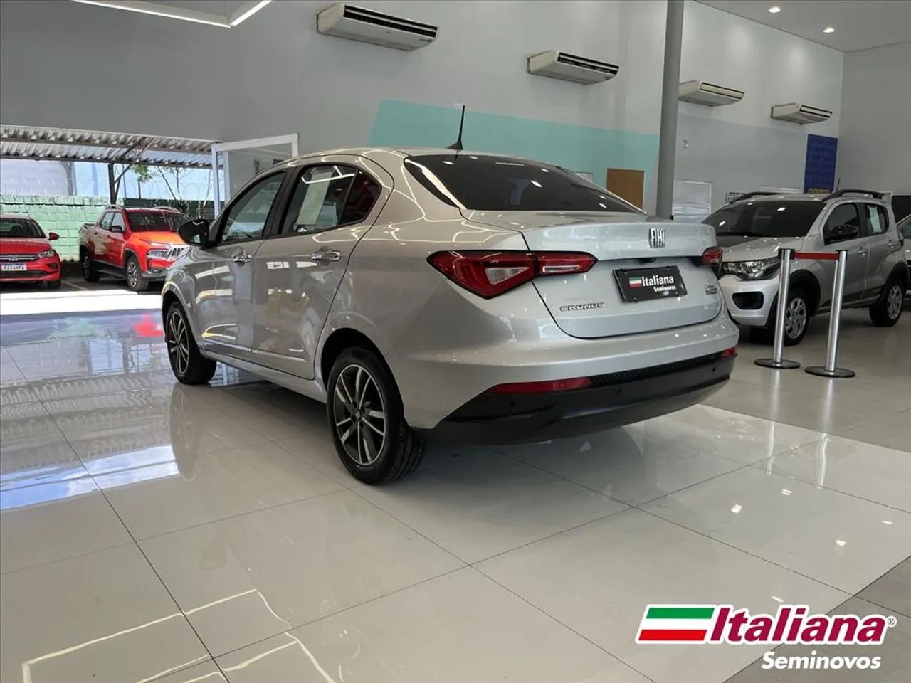 Fiat Cronos Precision 1.3 16V Flex Aut. 2023 - Foto 3
