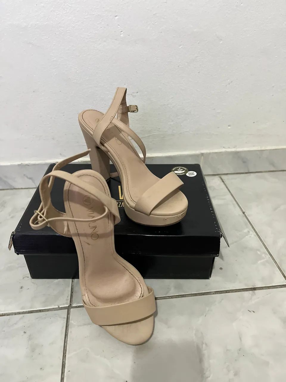 Vendo sandália Vizzano - Foto 2