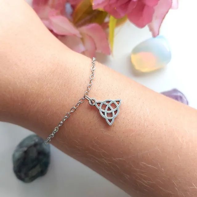 Pulseira Delicada Triquetra Celta - Foto 4