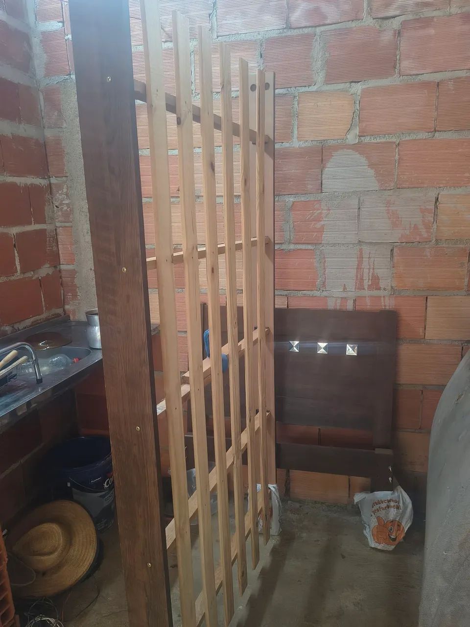 Cama de solteiro + colchão ( perfeito estado, quase sem uso )  - Foto 3