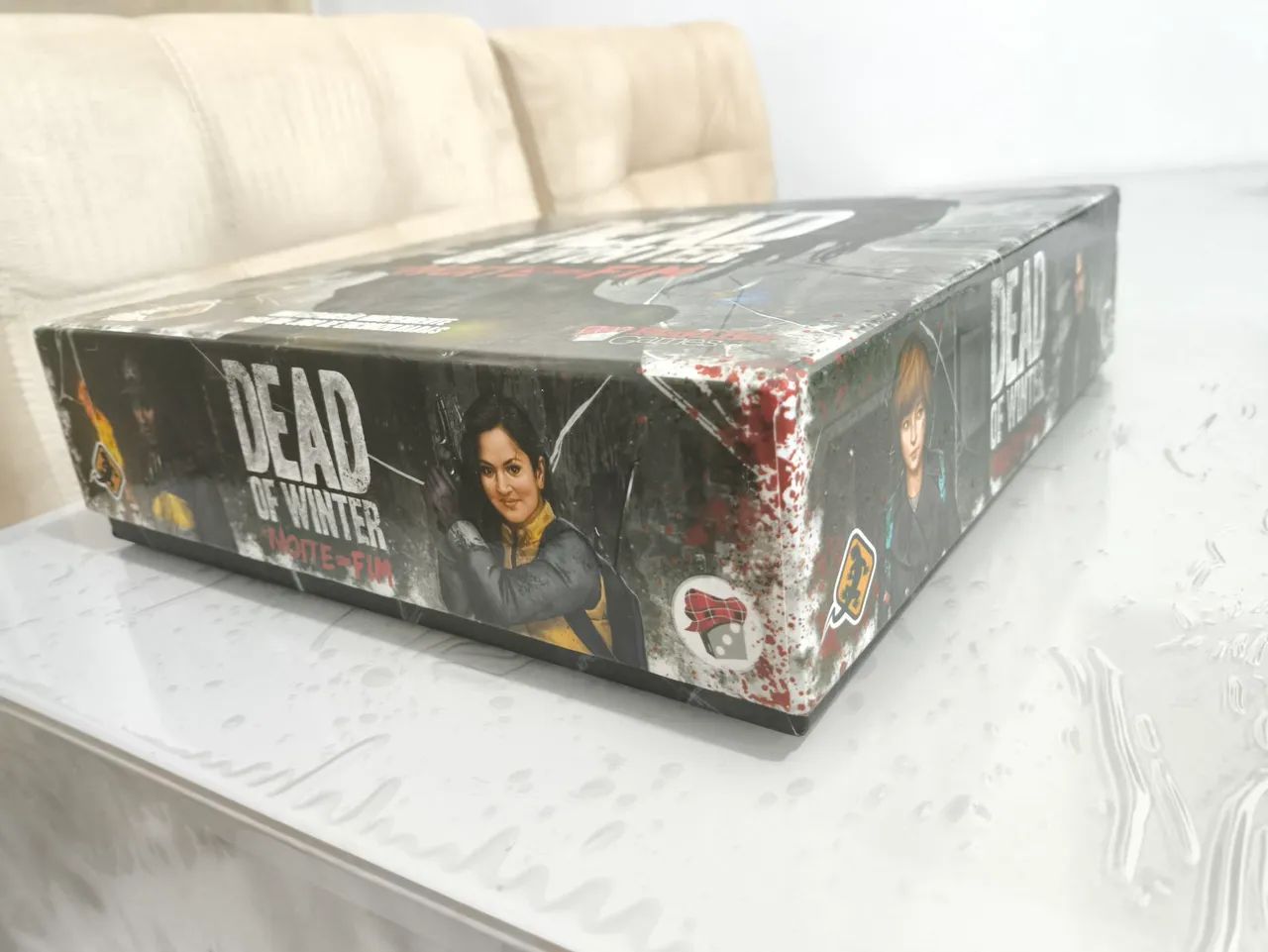 Boardgame Dead of Winter: Noite sem fim - R$450,0 - Foto 2