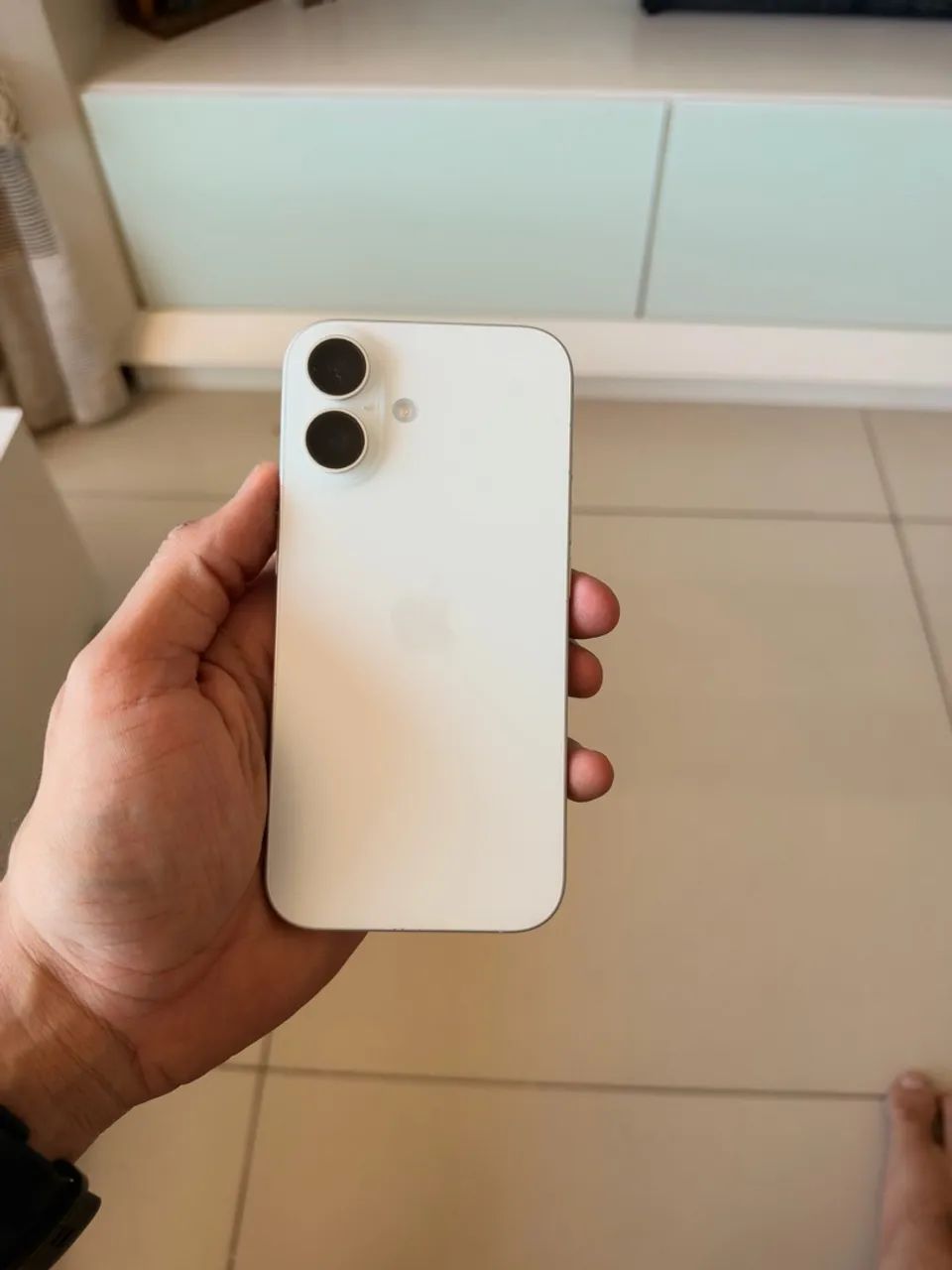 iPhone 16 