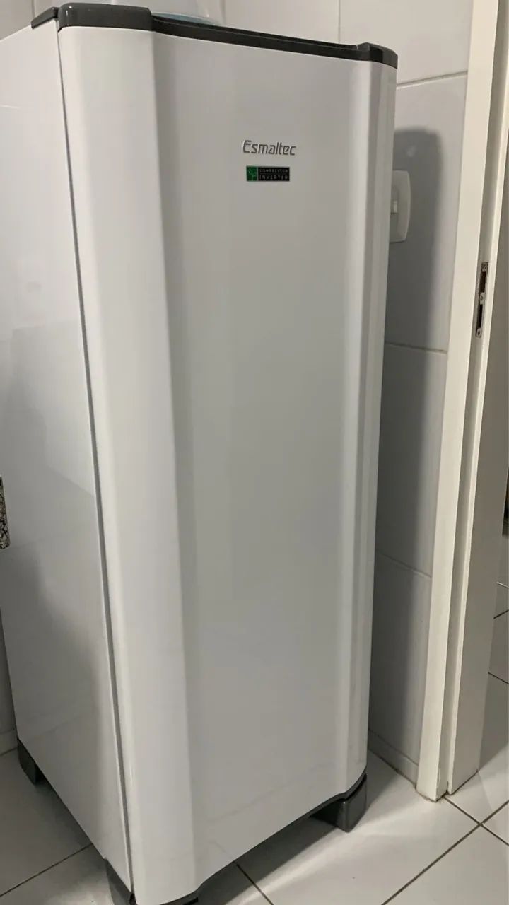 Vendo Refrigerador Esmaltec 293L - Foto 3