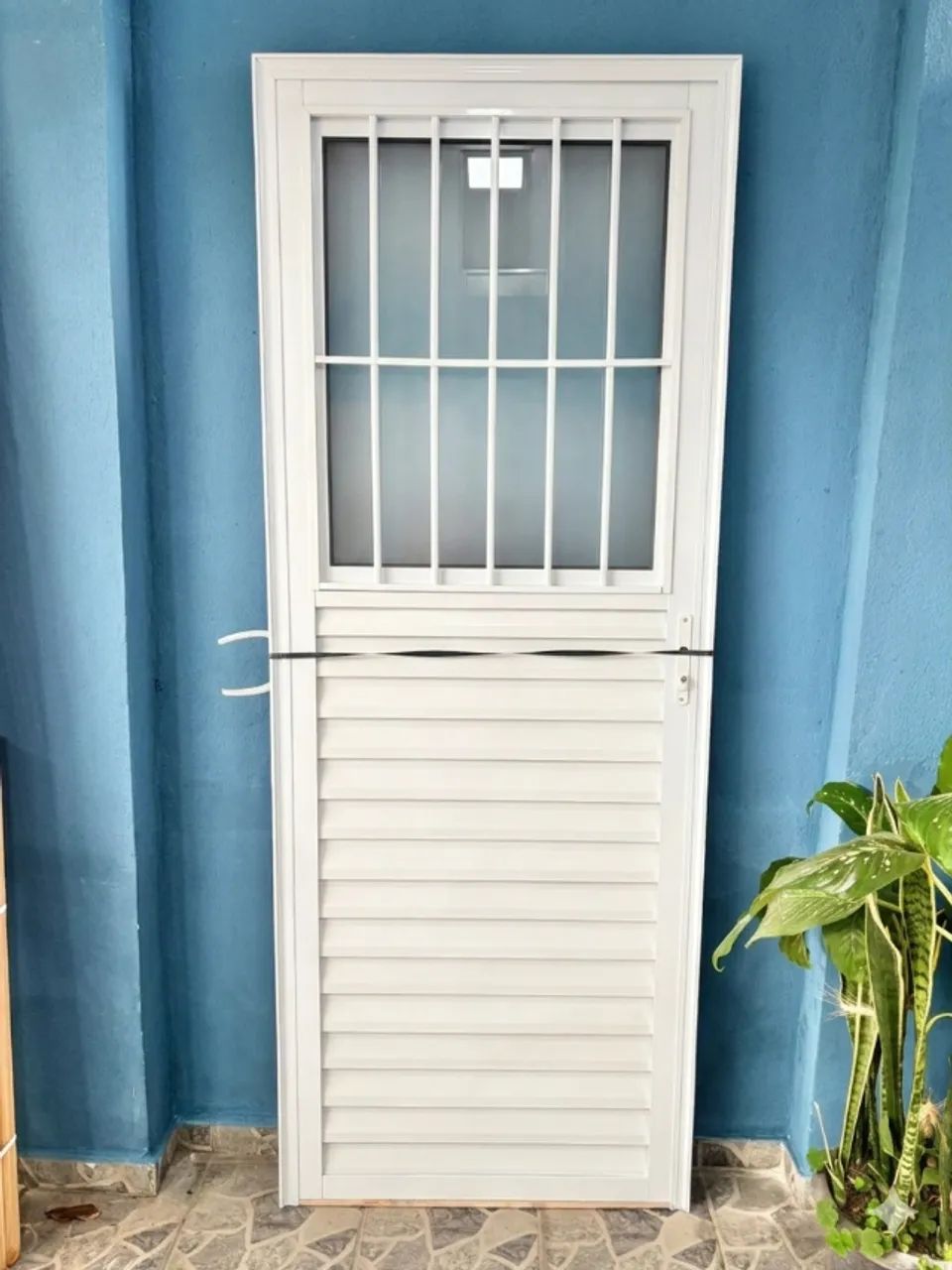 PORTA SOCIAL DE ALUMÍNIO - BRANCA