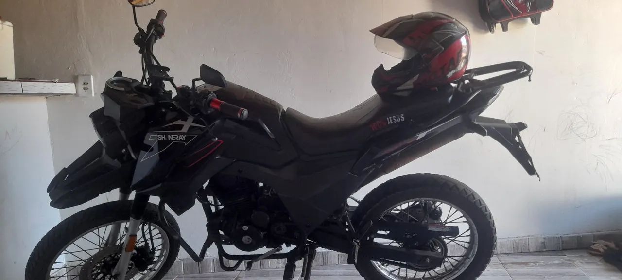 Moto . 6800