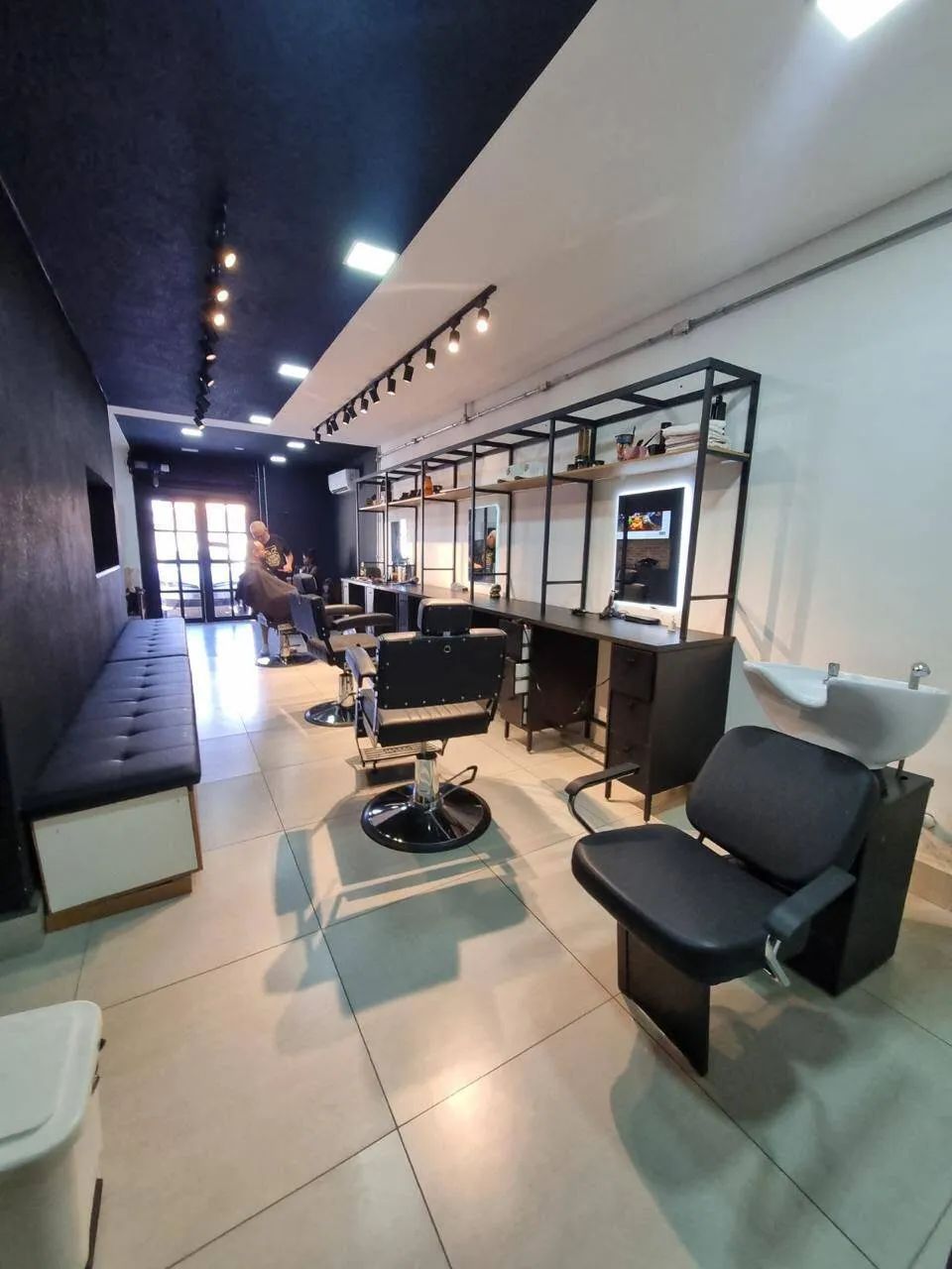 Barbearia + Pub Completo à Venda em Cuiabá  Porteira Fechada - Foto 2
