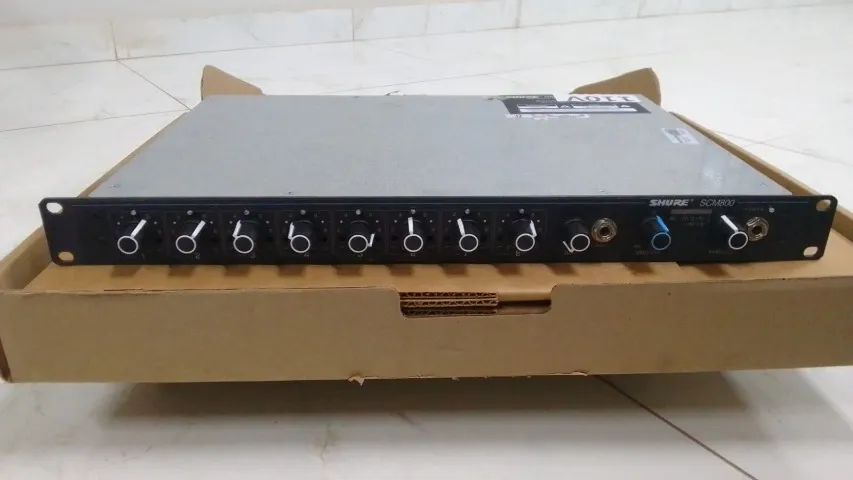  Shure SCM800 misturador de microfone de oito canais usado - Foto 3