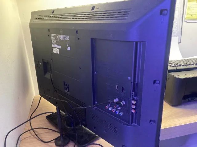 tv de 32 polegadas marca panasonic com controle mod.TC-LB6B - Foto 3