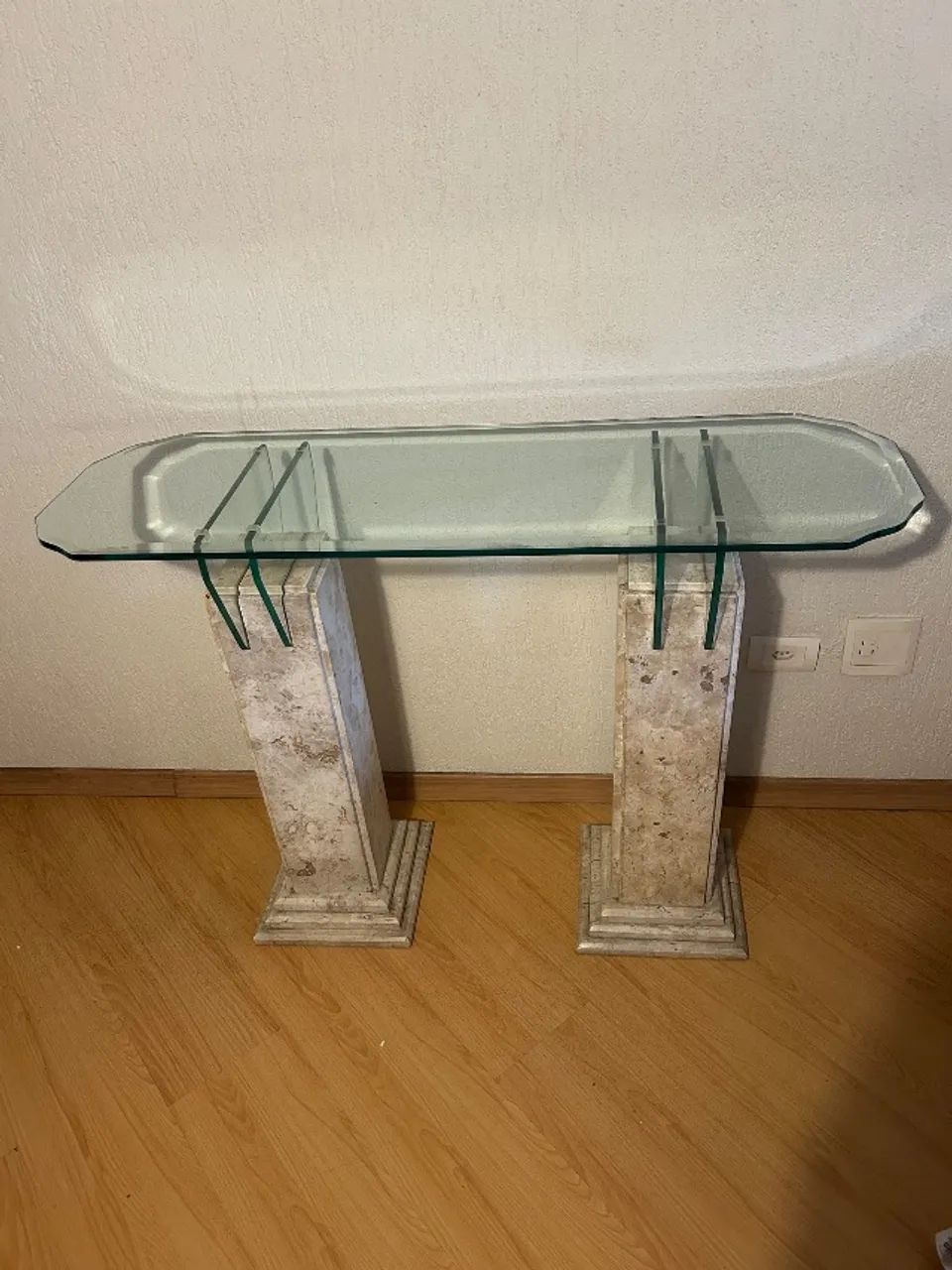 Mesa de Jantar e  aparador  e 6 cadeiras de graça  - Foto 3