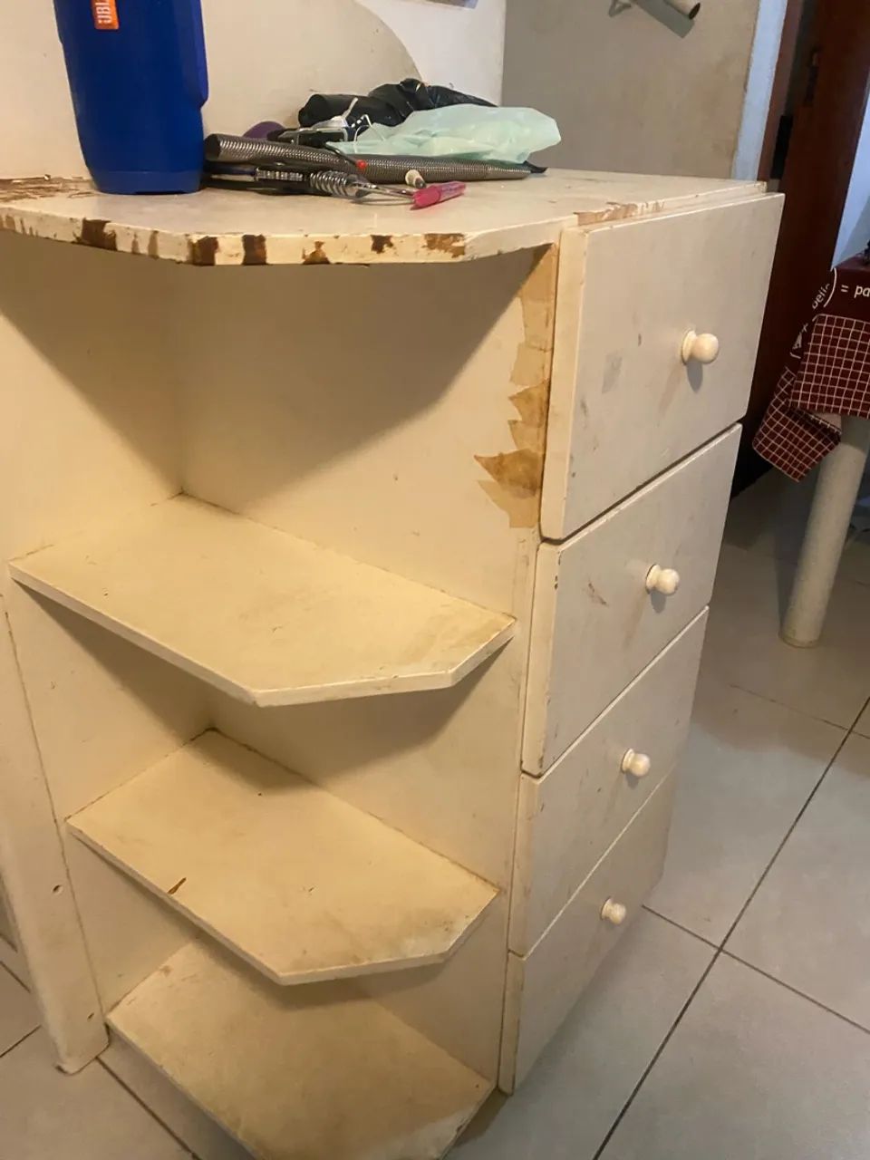 Desapego cômoda velha