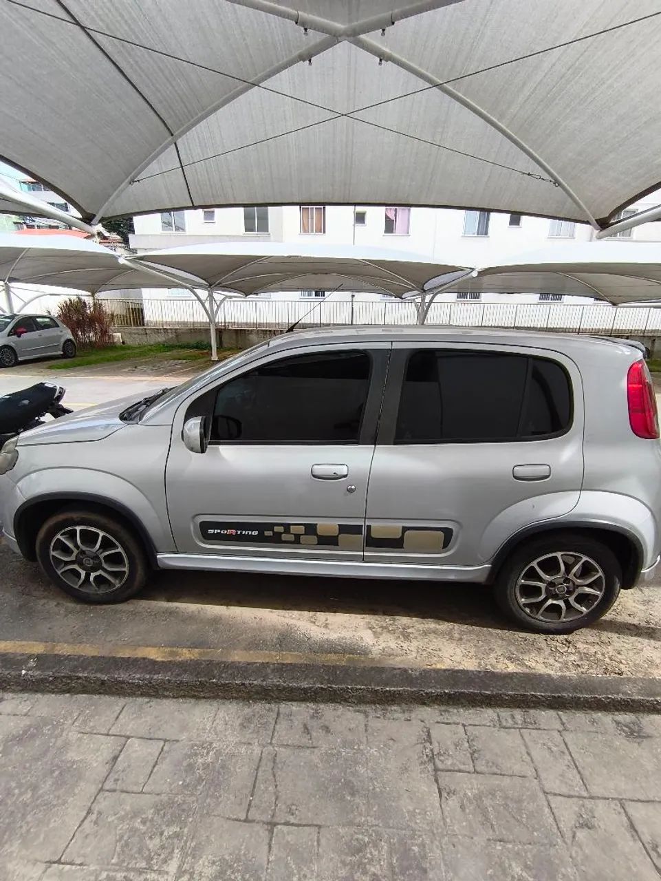 Fiat Uno Sporting 1.4 EVO Fire Flex 8V 4P 2012 - Foto 2