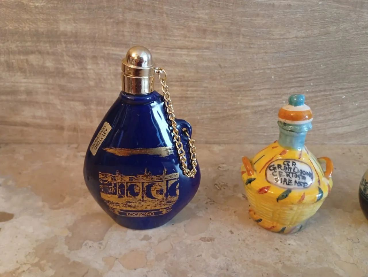 4 mini garrafinhas de bebidas colecionáveis. - Foto 3