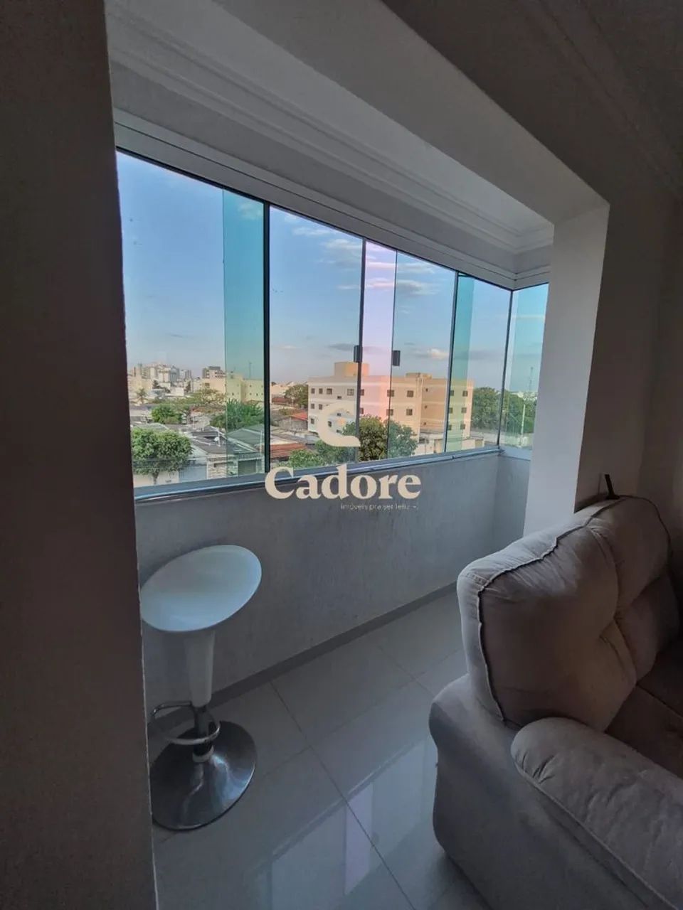 Apartamento 56m² no Saraiva com 2 Sacadas - Foto 3