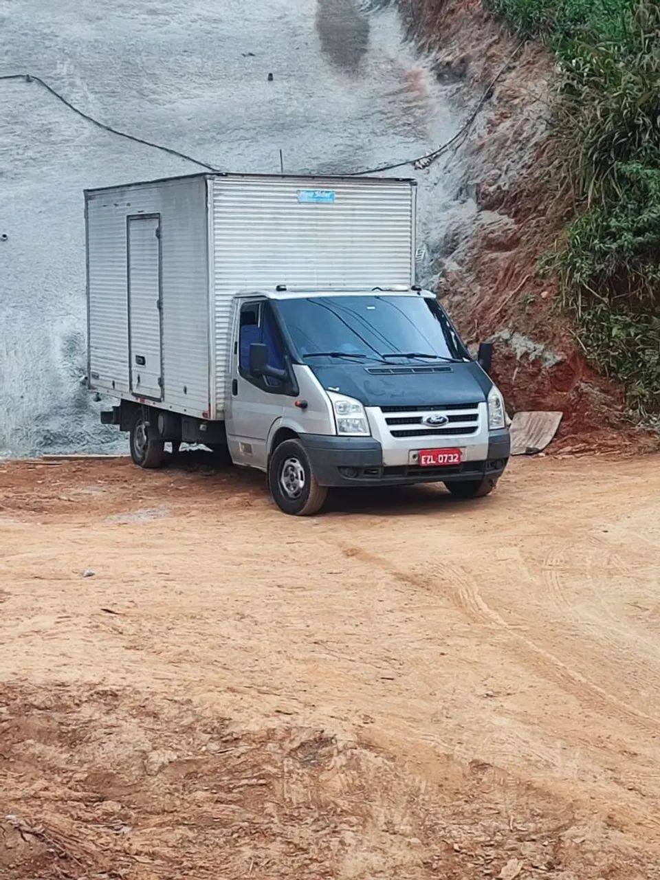 Ford Transit TRANSIT Furgão 3330 2.4 TDCI Curto Dies. 2011