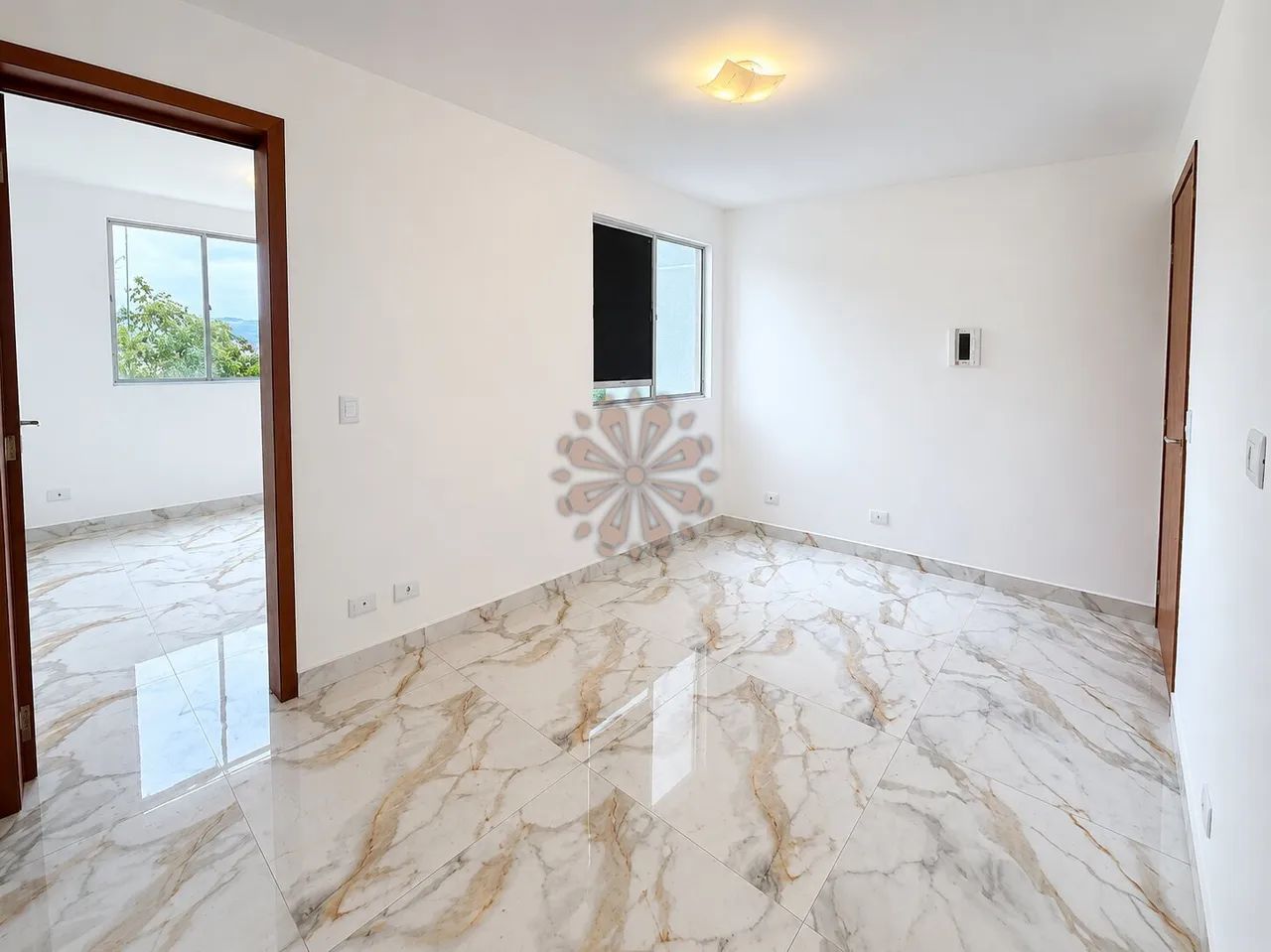 Apartamento Semi Mobiliado com 2 Quartos e Vaga Coberta - Foto 4