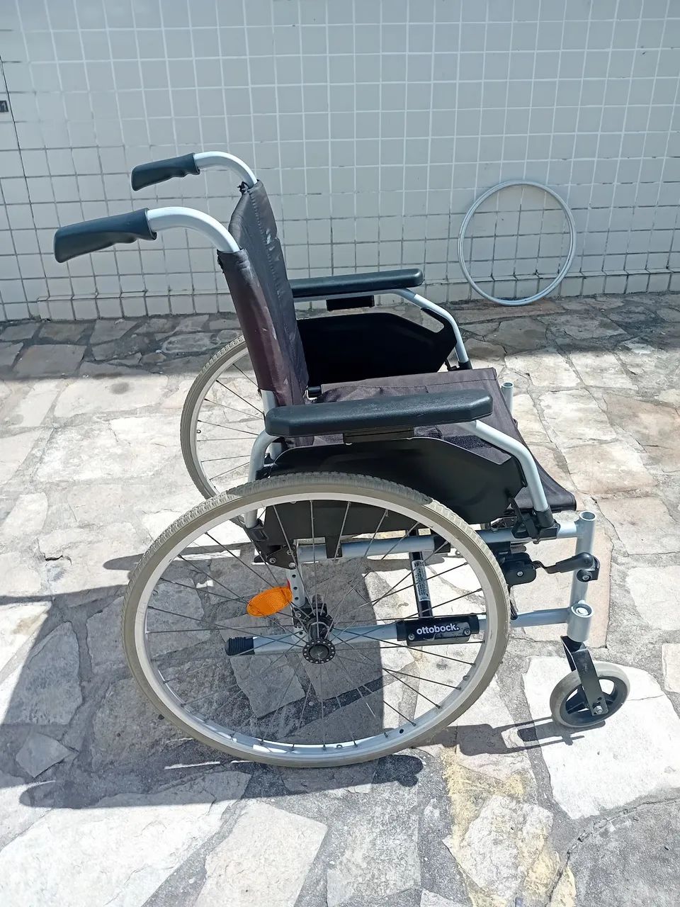 Vendo cadeira de rodas  - Foto 2