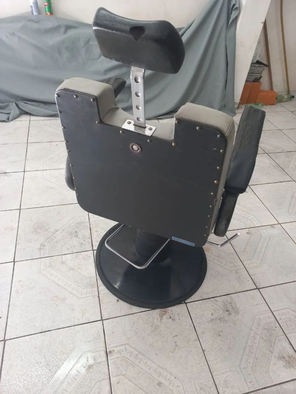 Cadeira de Salão de Barbeiro e Cabeleireiro Marca Ferrante - Foto 5