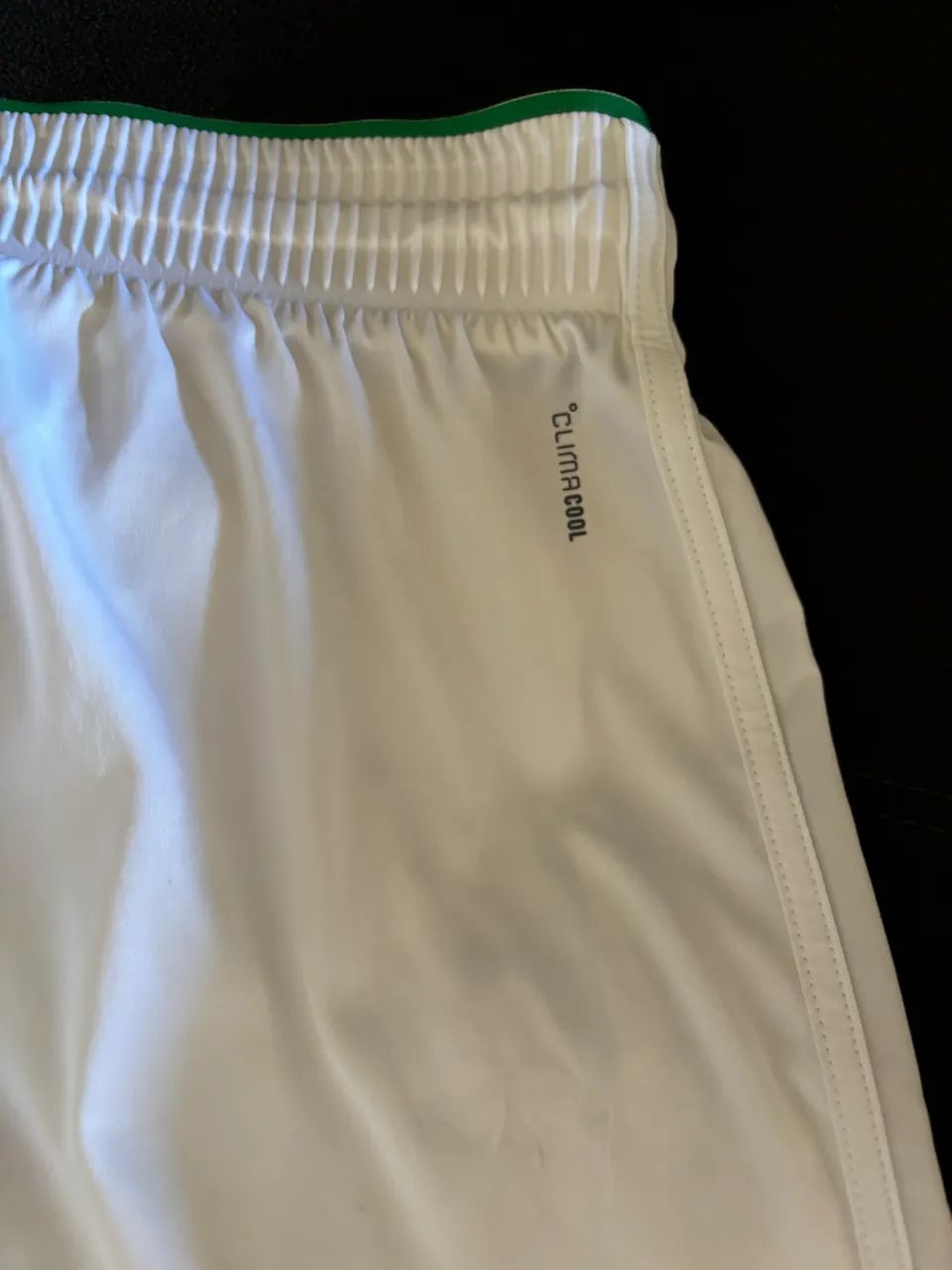 Vendo Bermuda Adidas Original. Tamanho M - Foto 5