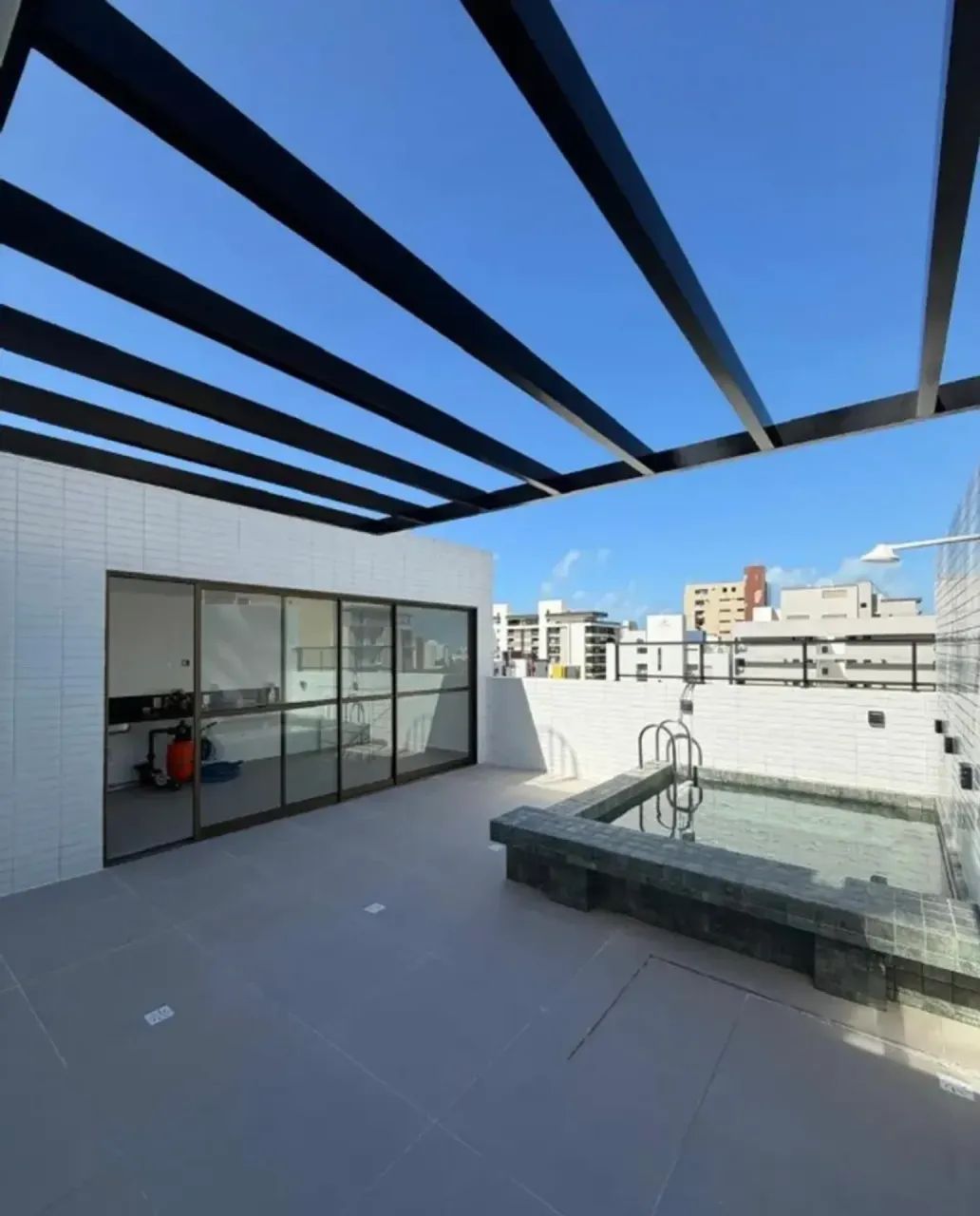 Cobertura Duplex à Venda 104m² 2 Quartos 300m da Praia Intermares/Cabedelo