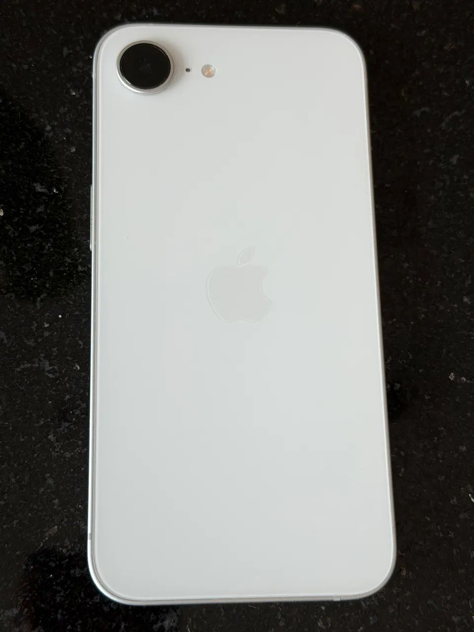 Iphone 16e 256gb - bateria 95%. Comprado nos EUA.