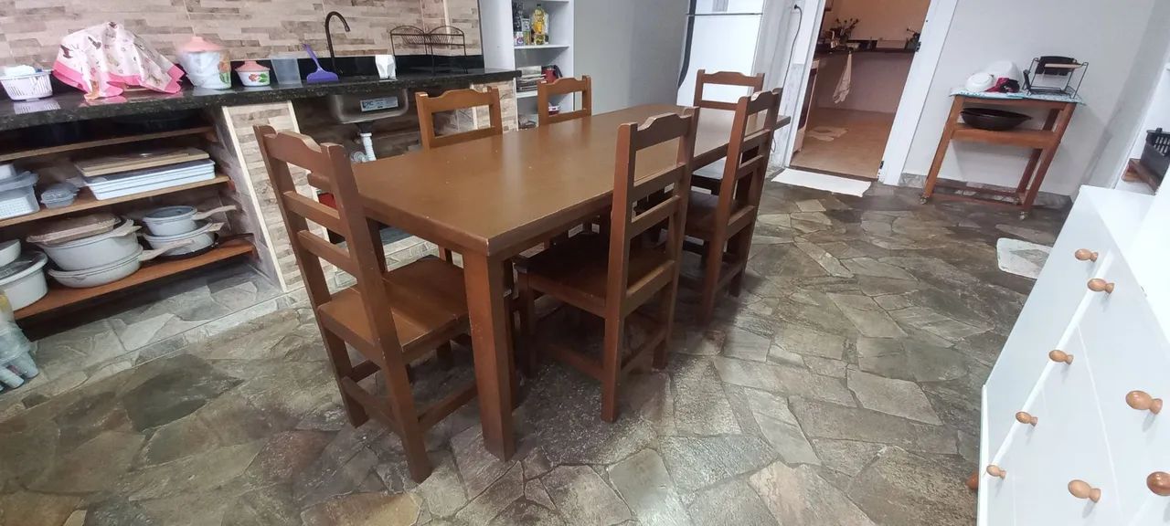 Conjunto de mesa com 6 cadeiras usado - Foto 3