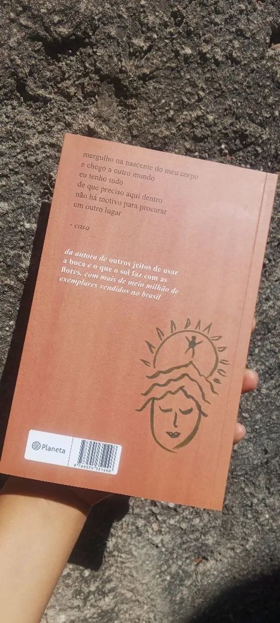 Livro Meu Corpo Minha Casa - Rupi Kaur | Ótimo Estado - Foto 3