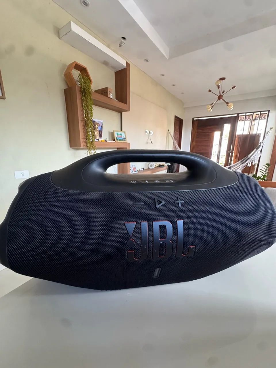 Jbl  bom box 