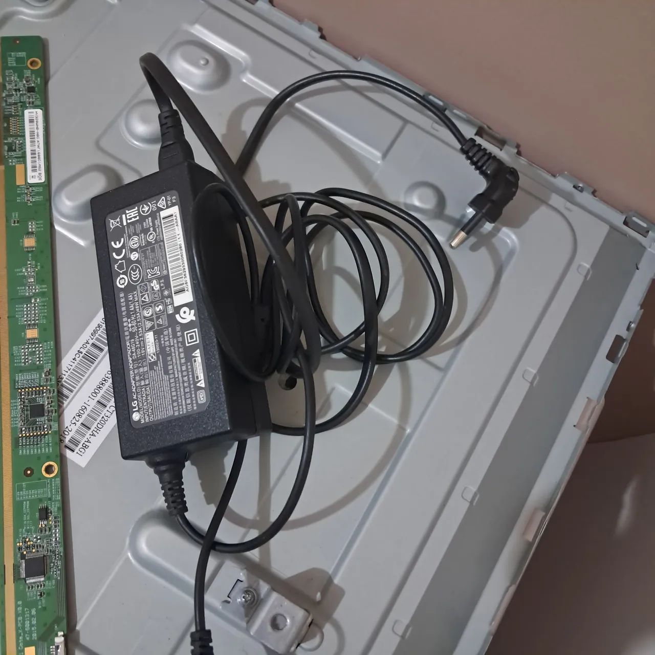 Peças  para TV lg 32lh570b  - Foto 4
