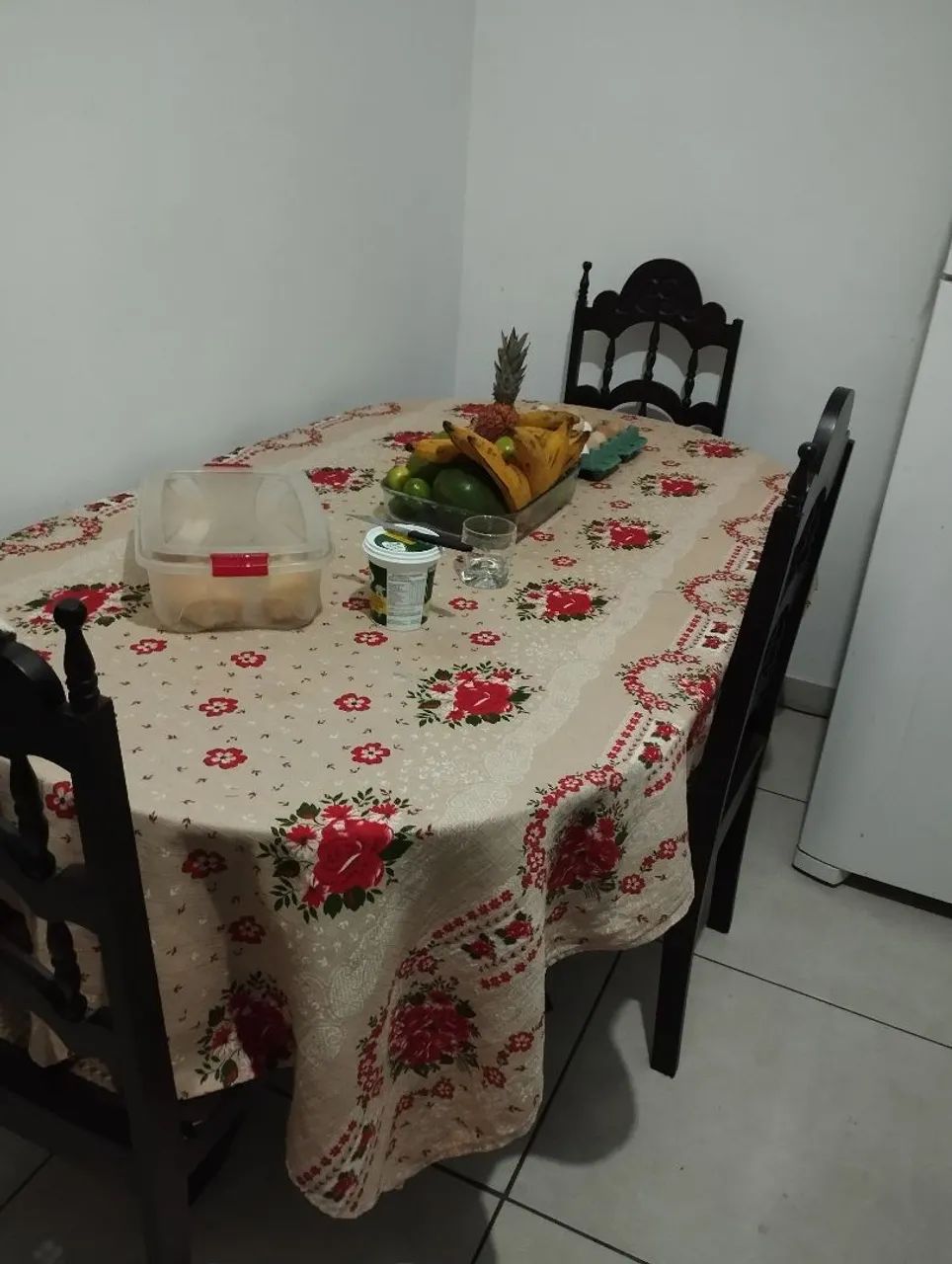 Fogão geladeira e mesa