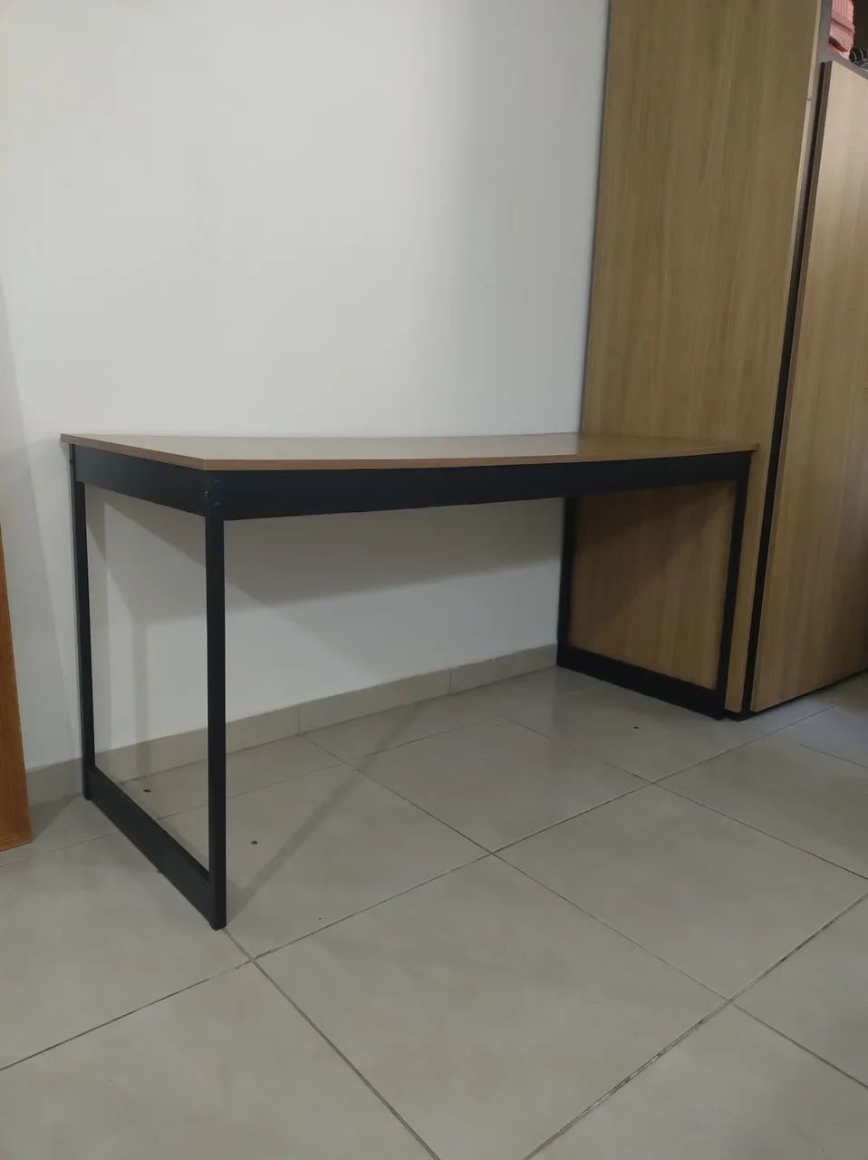 Escrivaninha só 3 meses de uso - Foto 4