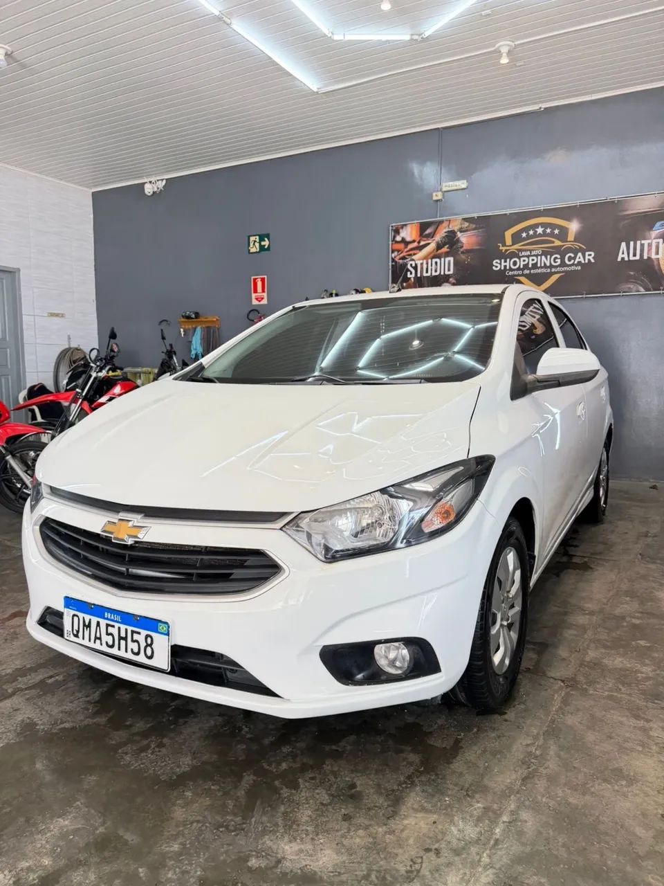 Chevrolet Onix Hatch LT 1.0 8V Flex Mec. 4P 2018 - Foto 2