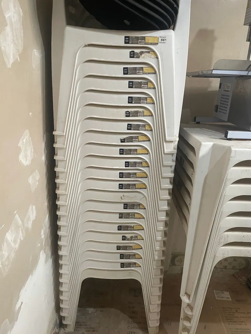 mesa ou cadeira de plástico 70 reais cada