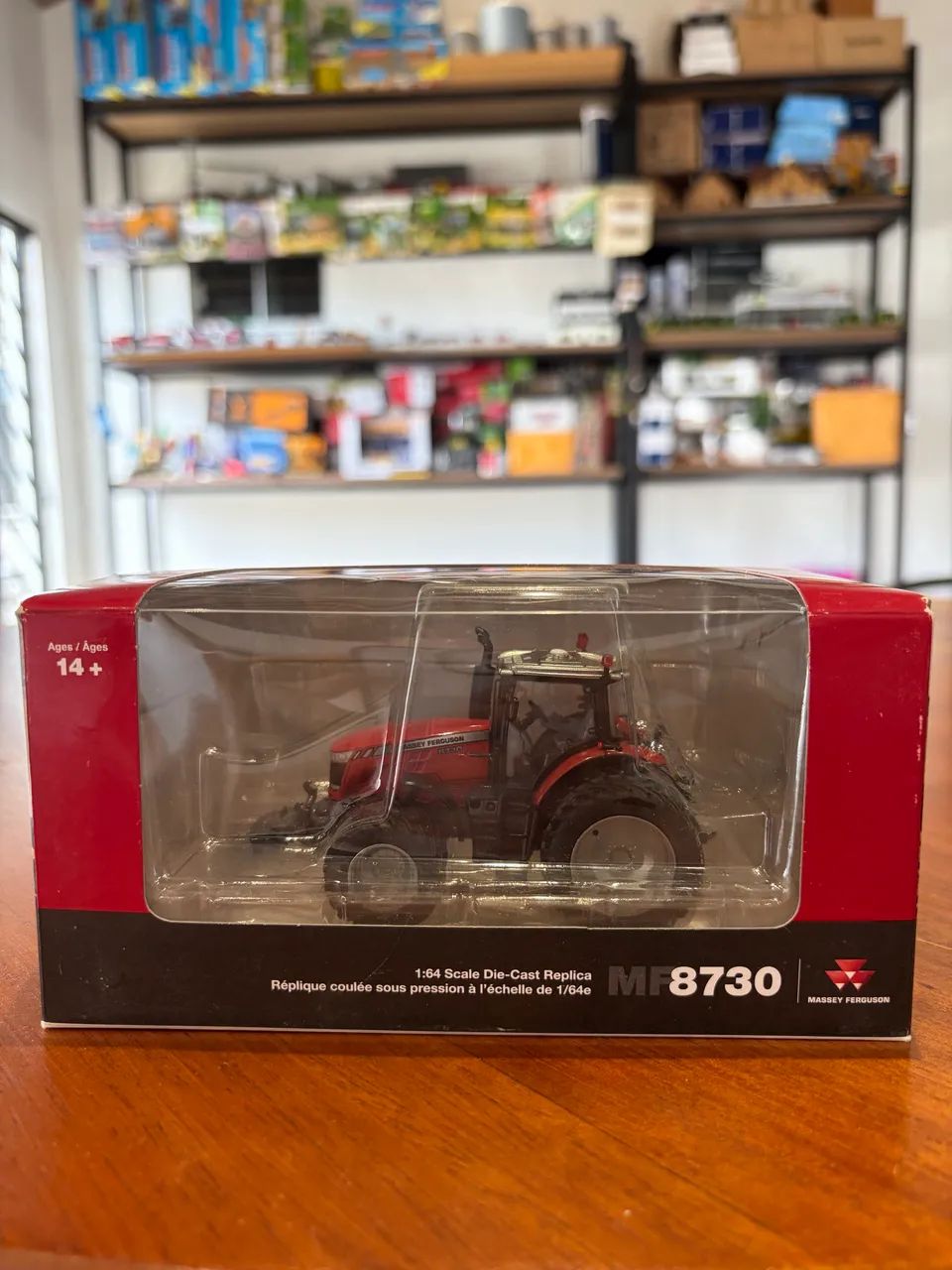 Miniatura trator Massey Ferguson 8730 dual frontal e traseiro 1/64 - Foto 3
