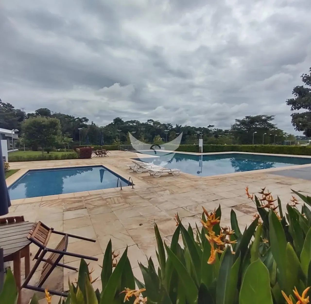 Terreno de esquina residencial Alphaville.