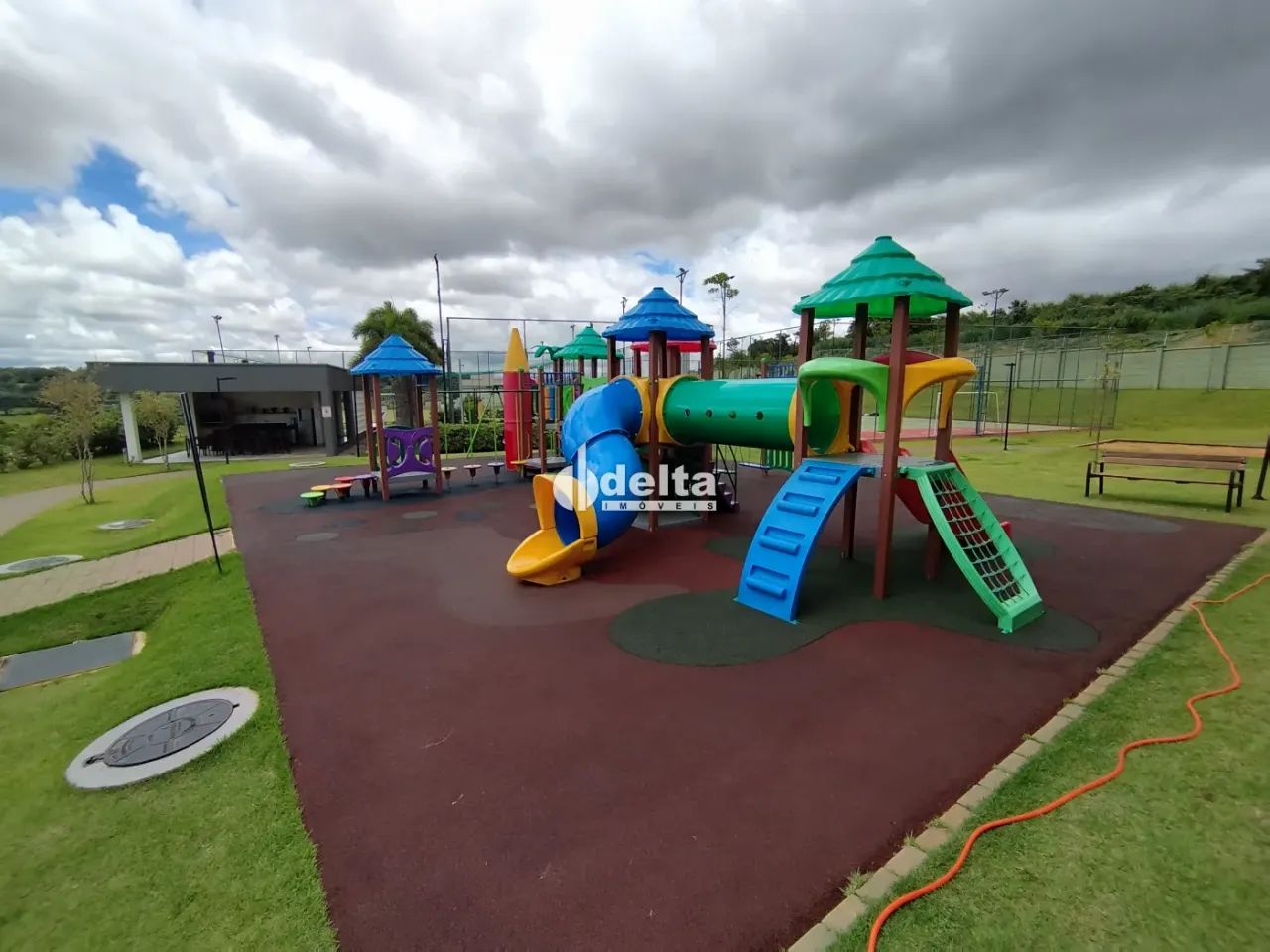 Terreno em Condomínio disponível para venda no bairro Granja Marileusa em Uberlândia-MG - Foto 7