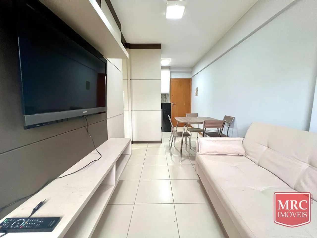 SCRN 704/705 Bloco B - MOBILIADO COM ELEVADOR E 2 VAGAS NA GARAGEM - Foto 3
