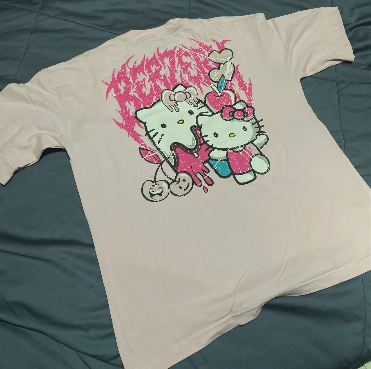 Camisa Oversized Hello Kitty Tamanho M Usada - Foto 2