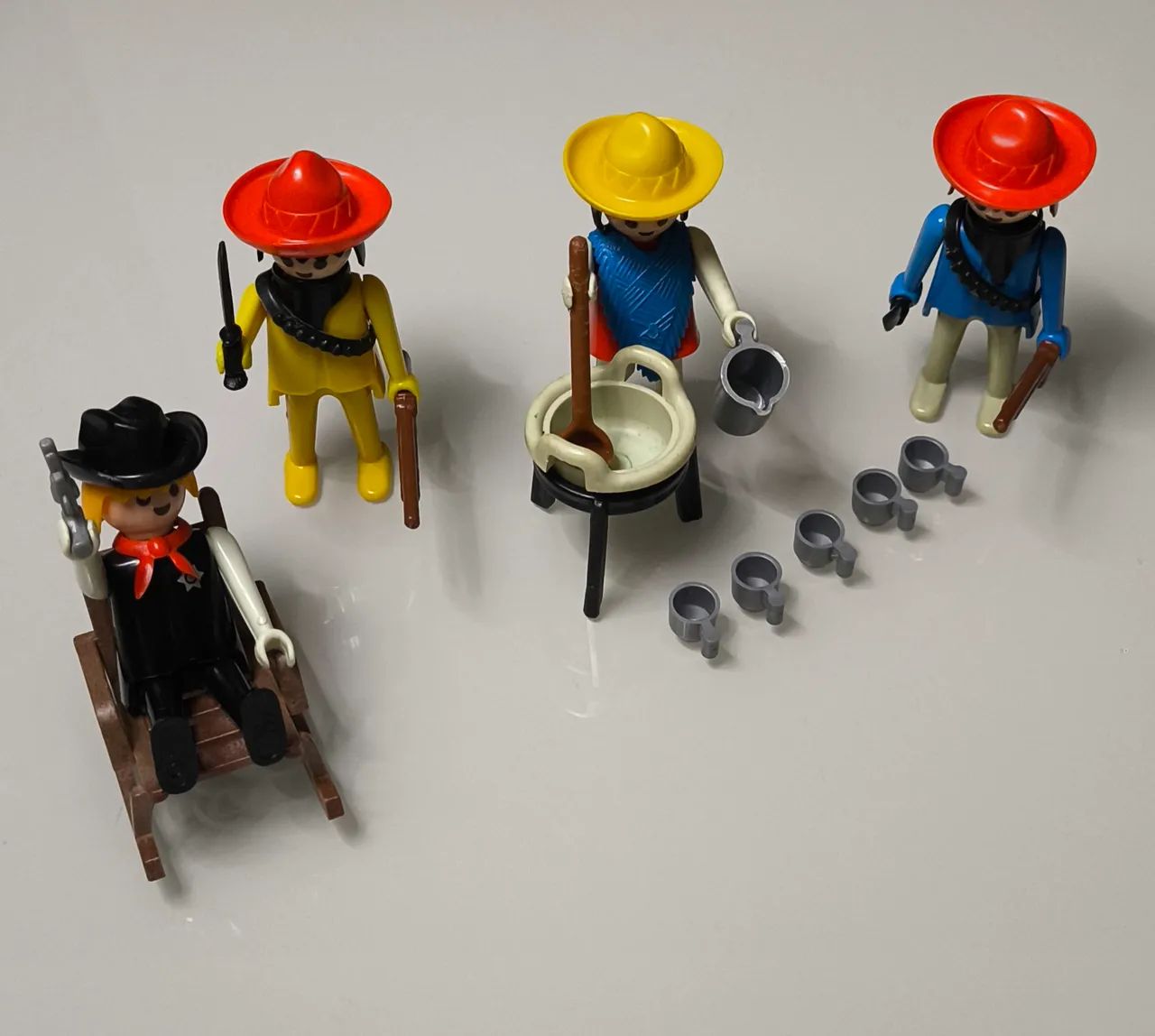 Lote de bonecos Playmobil Western Mexicano e Xerife  - Foto 4