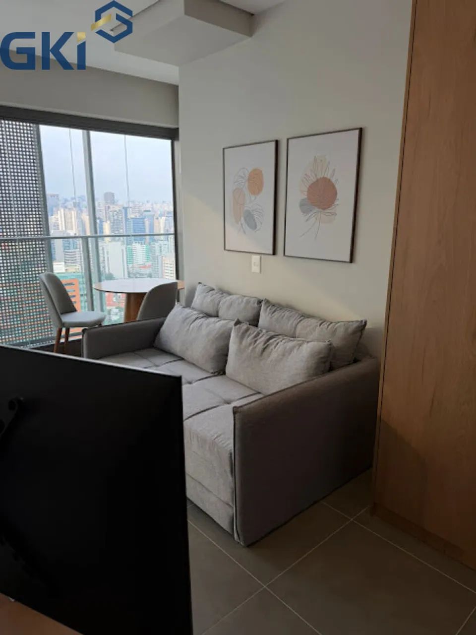 STUDIO COM 38 METROS QUADRADOS TOTALMENTE MOBILIADO