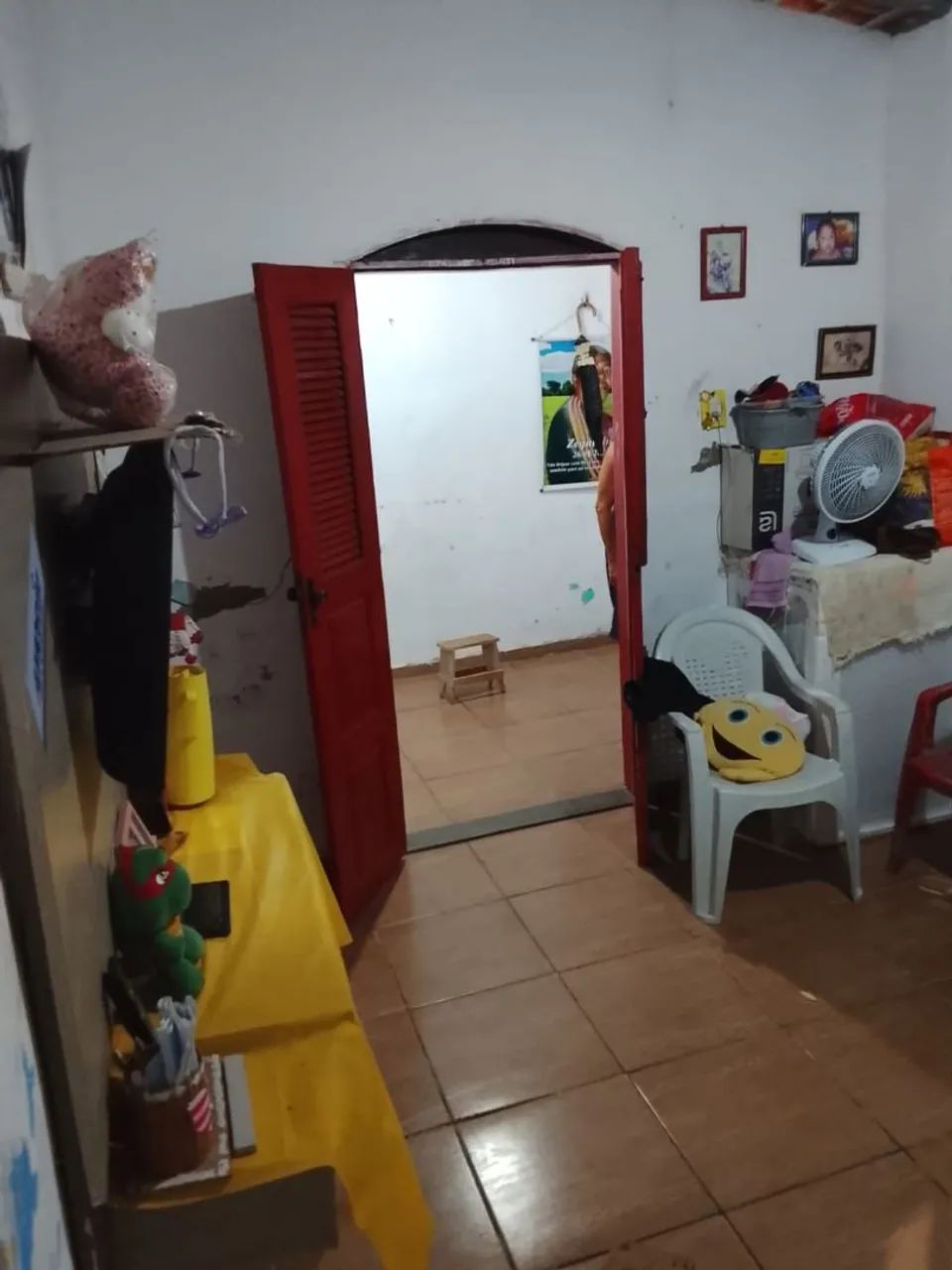 Vendo casa toda murada com 4 quarto quitada - Foto 4