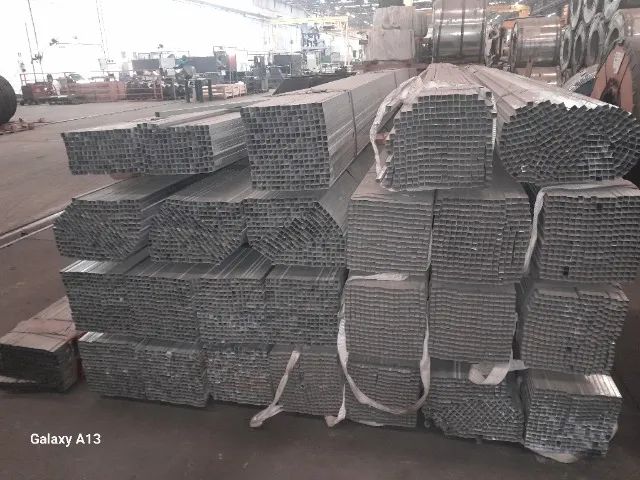 Tubo / Metalon Quadrado Aço 1006/1008 De 15,0 x 15,0 x 0,35 x 5600 mm Revestimento Z20